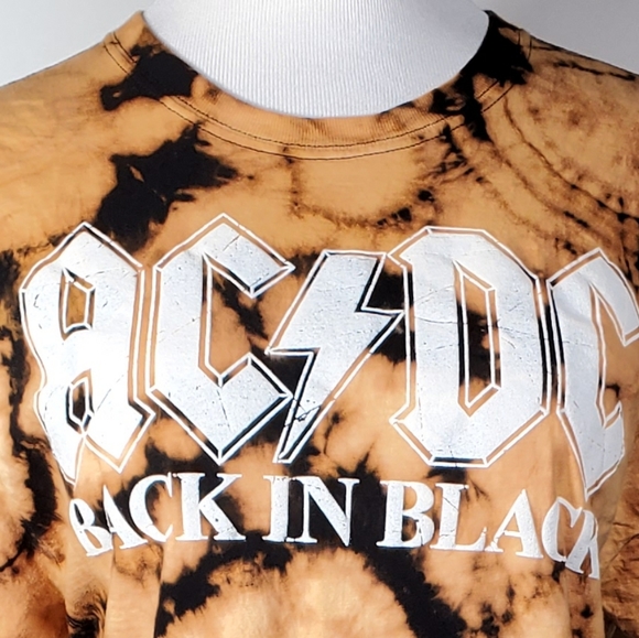 AC/DC Reverse Tiedye Graphic Tee. - Picture 4 of 4